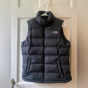 Black 700 puffy, North Face, vest